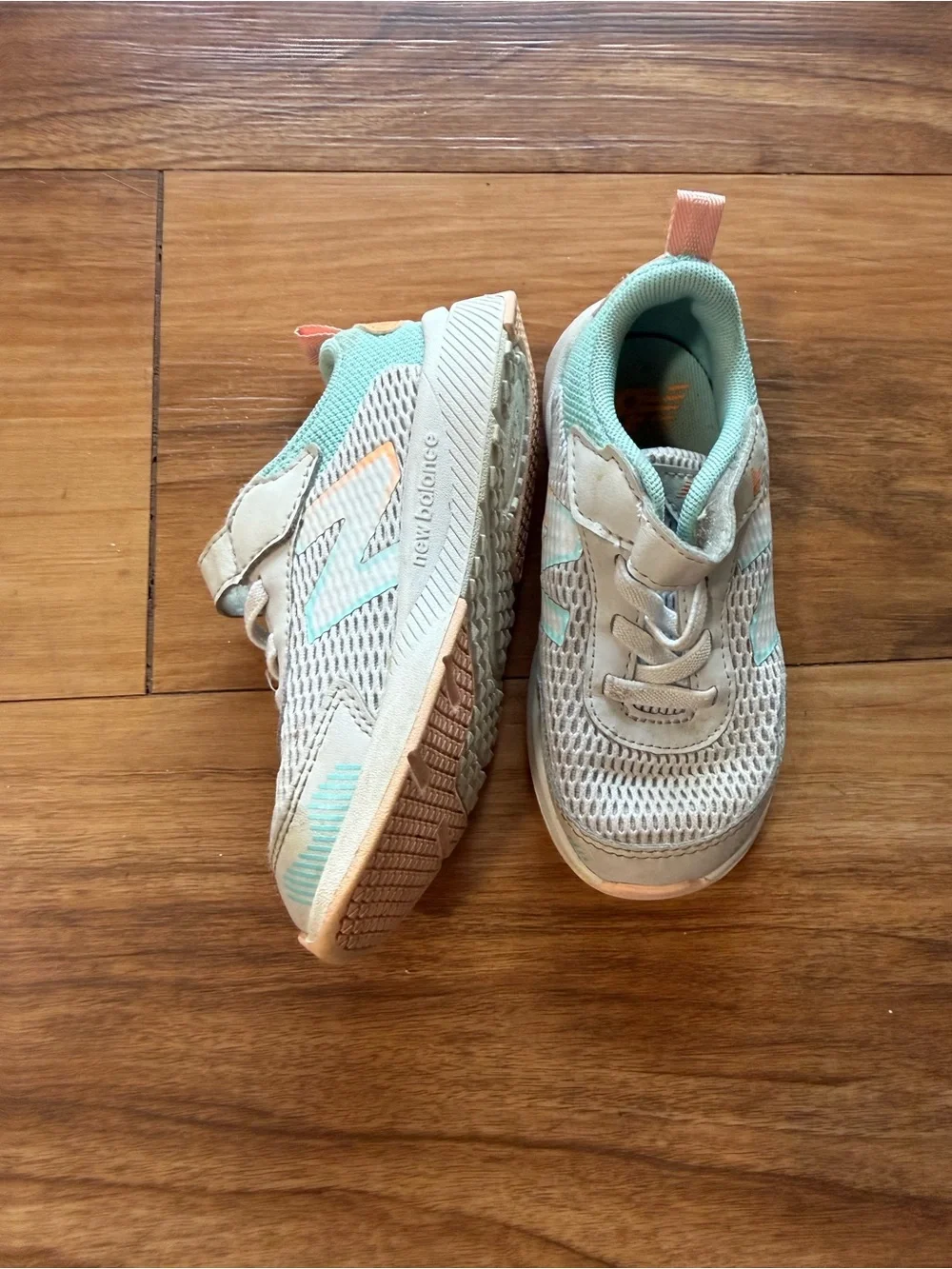 New Balance DynaSoft 545 Toddler Sneakers Mint Peach Size 9